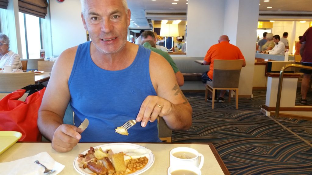 Paul having breakfast in the Lido