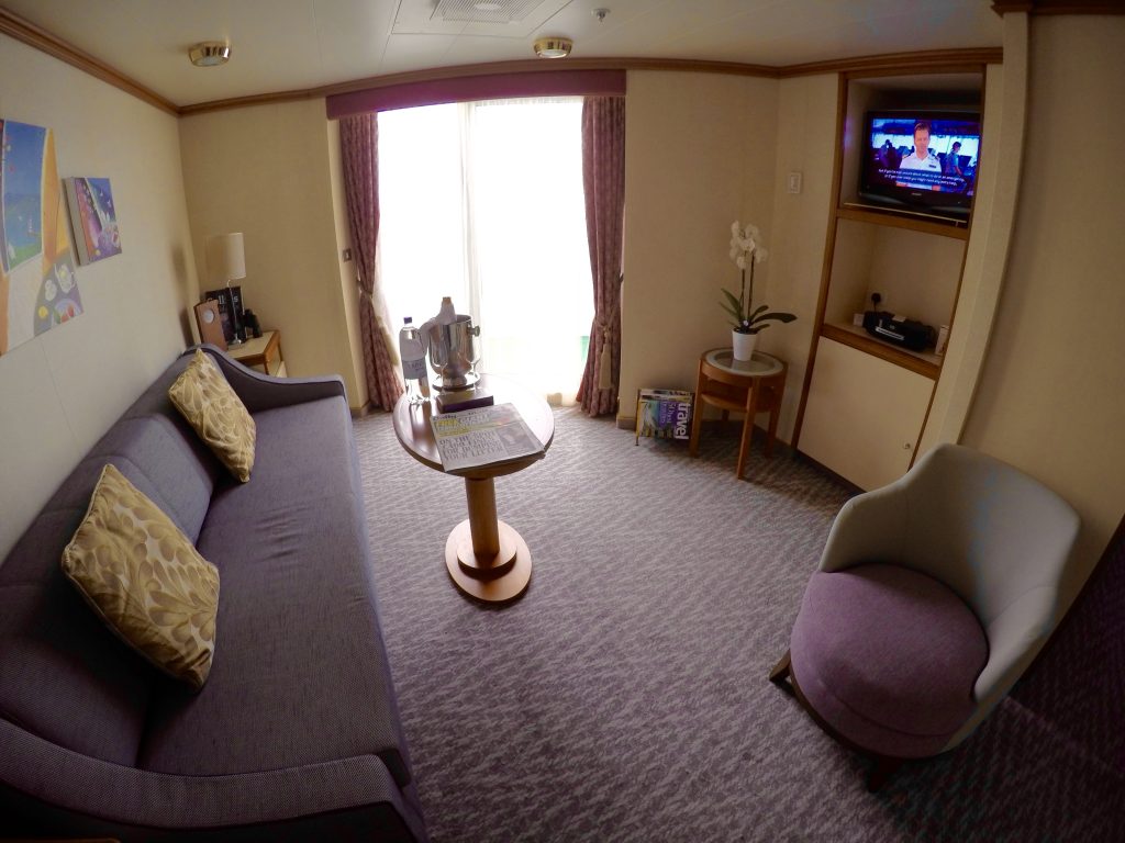 Suite lounge with balcony
